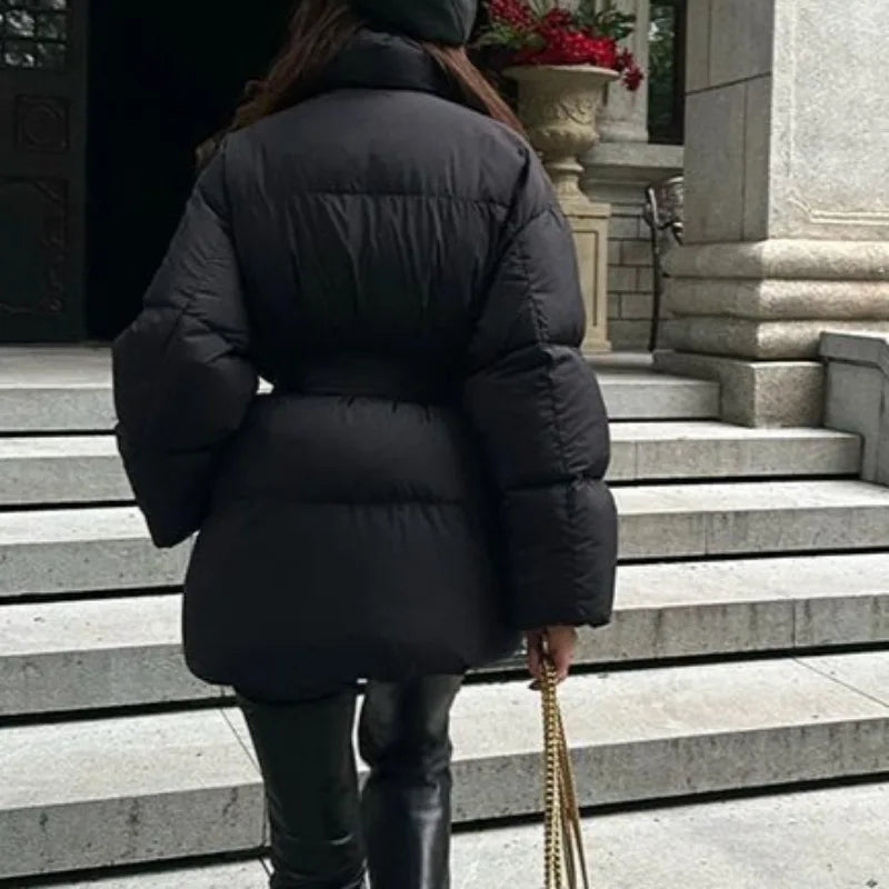 Pufferjacke mit Gürtel